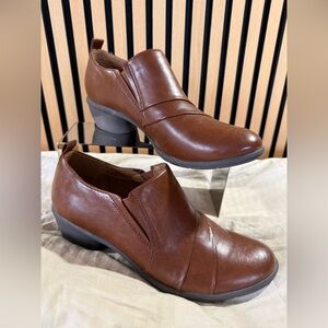 Beautiful Euro Soft by Soffit. The vegan alternative to leather. Size 10